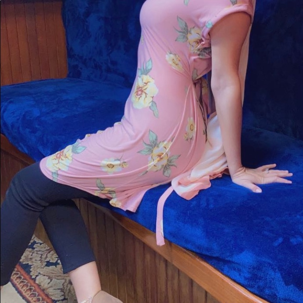 Cute women’s dress. Very very soft material/stretchy